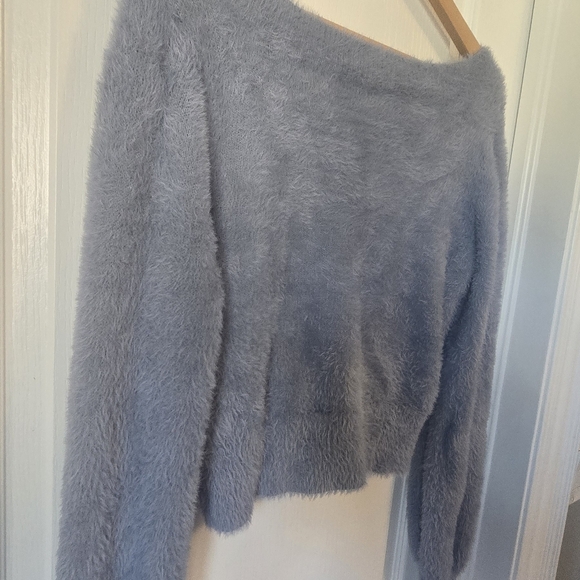 Sweater - Picture 3 of 8